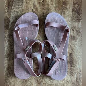 Melissa Sun Downtown